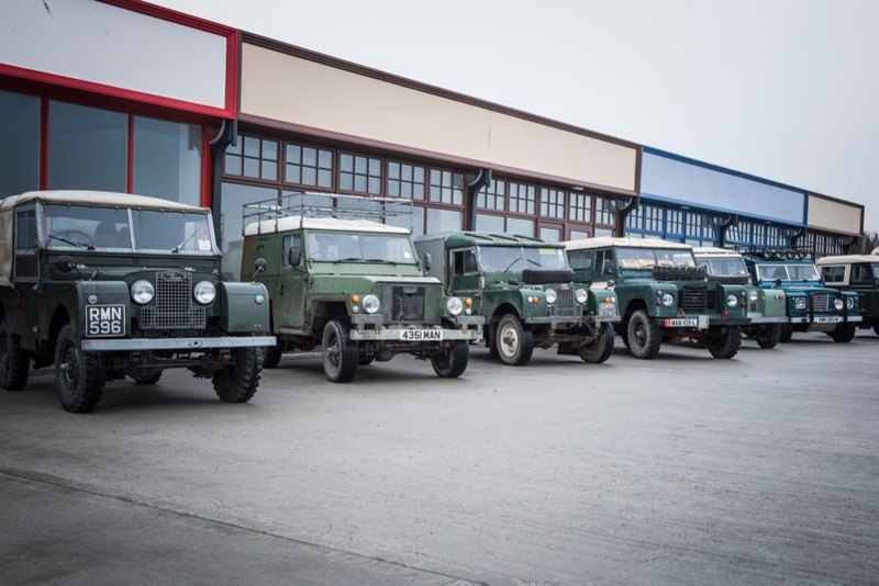 Illustration for article titled The Isle Of Man Threw One Hell Of Farewell Party For The Land Rover Defender